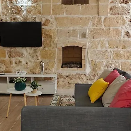 Ic-cikwejra - Authentic 300 Year Old - Island Of Gozo, Malta Xaghra
