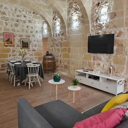Ic-cikwejra - Authentic 300 Year Old - Island Of Gozo, Malta * 자프라